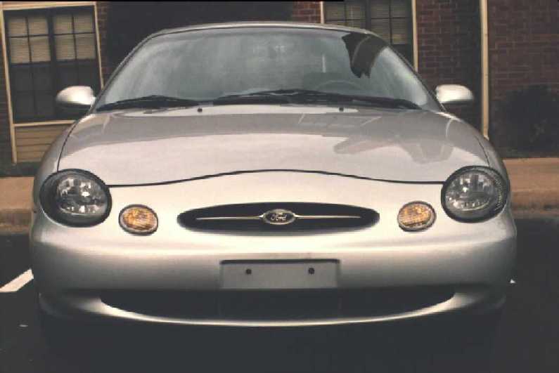 Ford Taurus SE, front view